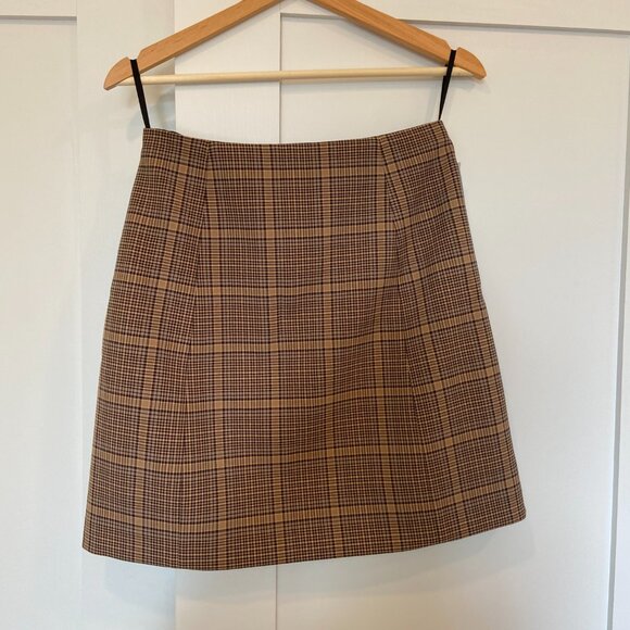 NWT Babaton Modern Mini Skirt - Picture 4 of 4